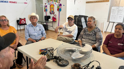 Gobierno de Sonora promueve talleres de reparación de electrodomésticos para personas adultas mayores