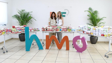 Recibe Patty Ruibal alimentos donados por personas beneficiadas con traslados gratuitos a Kino en Semana Santa