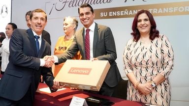 Reconoce Gobernador Durazo vocación transformadora de las maestras y los maestros: Froylán Gámez