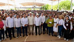 Gobernador Durazo cumple a más de 2 mil 600 familias del sur con entrega de tarjetas para fortalecer su economía