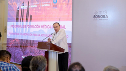 Gobernador Durazo impulsa capacitación a médicos con mil becas para fortalecer atención a la salud