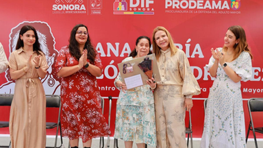 Gobernador Durazo y presidenta de DIF Sonora, Rocío Chávez, benefician a adultos mayores con el primer centro de asistencia pública