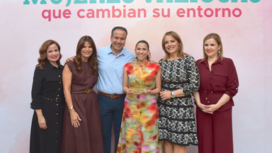 Reconocen Toño Astiazarán y Patty Ruibal a “Mujeres Valiosas que Cambian su Entorno”