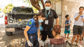 Gobierno de Sonora acerca hidratación y atención médica a la población durante temporada de calor