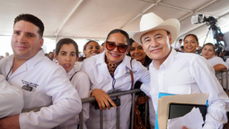 Cumple Gobernador Durazo a trabajadores de la salud; avanza solución a demandas laborales