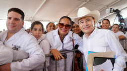 Cumple Gobernador Durazo a trabajadores de la salud; avanza solución a demandas laborales