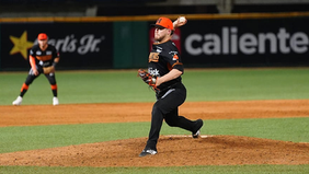 Soberbia actuación de Wilmer Ríos y Naranjeros abre con triunfo en Mazatlán