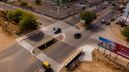 Cumple Toño Astiazarán a vecinos del norponiente con pavimentación con concreto hidráulico y puente peatonal y vehicular