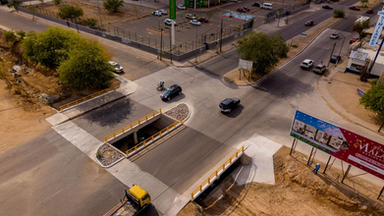Cumple Toño Astiazarán a vecinos del norponiente con pavimentación con concreto hidráulico y puente peatonal y vehicular