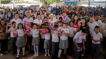 Gobernador Durazo respalda la educación de estudiantes de Miguel Alemán con becas y mejoras en planteles