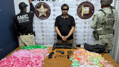 Aseguran AMIC y DEFENSA armas, drogas, vehículo robado y capturan a un sujeto en Nogales