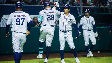 Jaguares logra su primera victoria en casa ante Tomateros