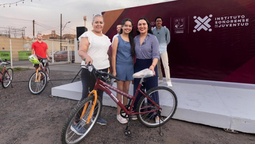 Gobierno de Sonora entrega bicicletas a jóvenes de los Centros de Bienestar Juvenil