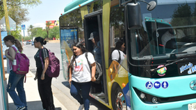 Destacan estudiantes universitarios la seguridad y rapidez del transporte eléctrico H Bus