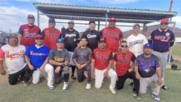 Villanazul le quita el invicto a Los Menas en beisbol veteranos