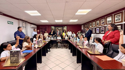 Asumen’ niños el Cabildo y la administración municipal infantil en Empalme