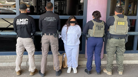 Tras ser deportada, se cumplimenta orden de aprehensión a mujer por delito de violencia familiar