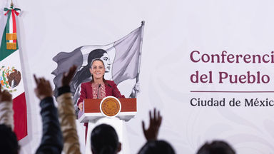 Presidenta Claudia Sheinbaum anuncia decreto para crear servicio universal de salud; del 13 al 30 de abril inicia credencialización de personas de 85 años y más