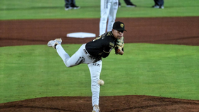 Tigres pinta de blanco a Caliente de Durango