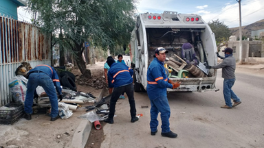 Realiza Ayuntamiento jornada de descacharre en la colonia Laura Alicia Frías