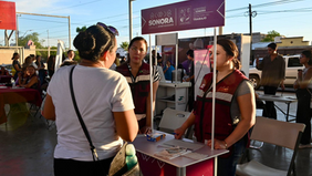 Con jornada "Sonora Atiende" Gobernador Durazo beneficia a familias de la colonia Villa del Real