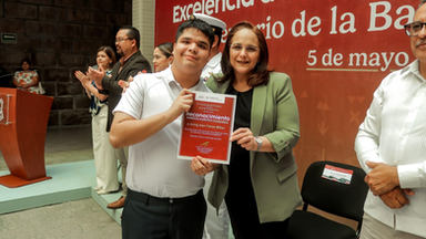 Realiza Ayuntamiento de Guaymas ceremonia de Excelencia académica nivel preparatoria