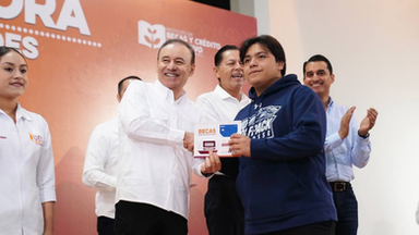 Gobernador Durazo transforma la educación en Sonora con más de 450 mil becas a estudiantes