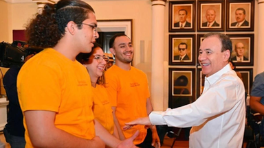 Gobernador Durazo fortalece especialización de jóvenes universitarios en semiconductores con infraestructura de alta tecnología