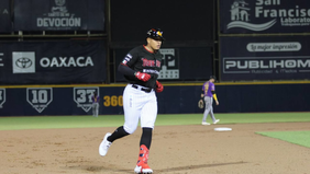 Grand slam de Romer Cuadrado y pitcheo de Luis Miranda dan triunfo a Guerreros de Oaxaca