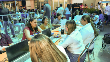 Atienden a 740 ciudadanos en Maratón de Descuentos