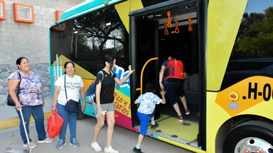 Familias hermosillenses viajan gratis al Parque Madero y El Cárcamo en el transporte eléctrico H Bus