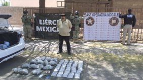 En Nogales capturan a sujeto con vehículo robado, droga y dinero en efectivo