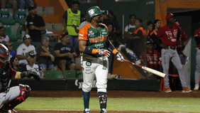 Grand slam de Yadir Drake apoya triunfo de Leones sobre Toros de Tijuana