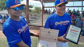 Reconocen trayectoria de 'El Viejón' Martín Enríquez en el Torneo Internacional de Beisbol Joyas del Mar de Cortés
