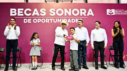 Refuerza Gobernador Durazo acceso a la educación y lectura con becas y librería del FCE en Cajeme