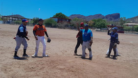San Vicente derrota a Tonkas en gran duelo de beisbol clase abierta; Potros Itson noquea a Mulos