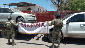 Aseguran armas, equipo táctico, vehículos y cartuchos en cateo realizado en Cajeme
