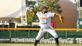Con gran pitcheo de Despaigne Leones blanquea a Saraperos