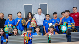 Impulsa Toño Astiazarán talento deportivo con entrega de 28 apoyos más en beneficio de 120 jóvenes