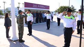 Realiza Ayuntamiento de Guaymas ceremonia de izamiento de bandera