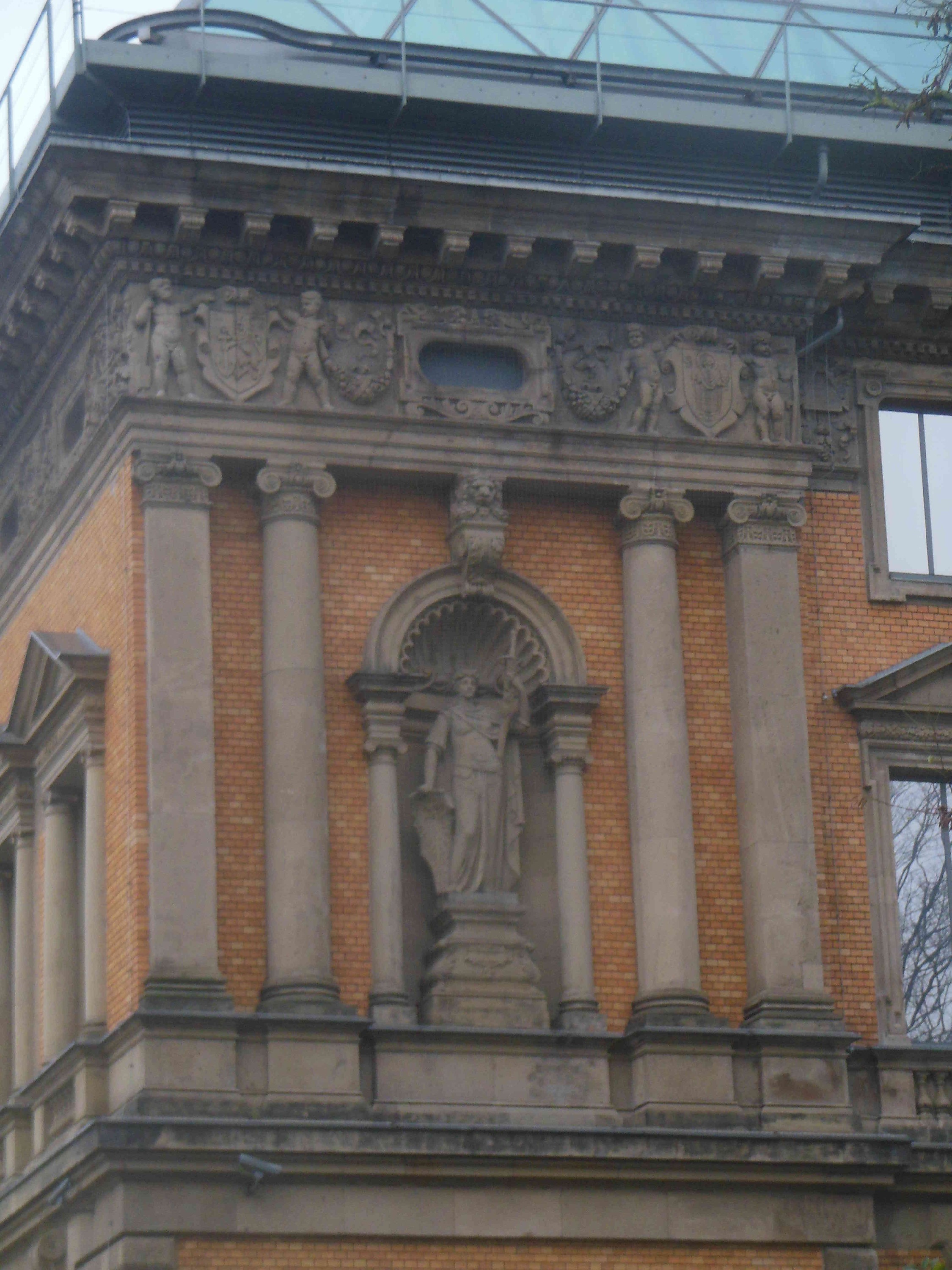 Oriana operierte vor und nach dem Abnehmen Oriana operierte vor und nach dem Abnehmen