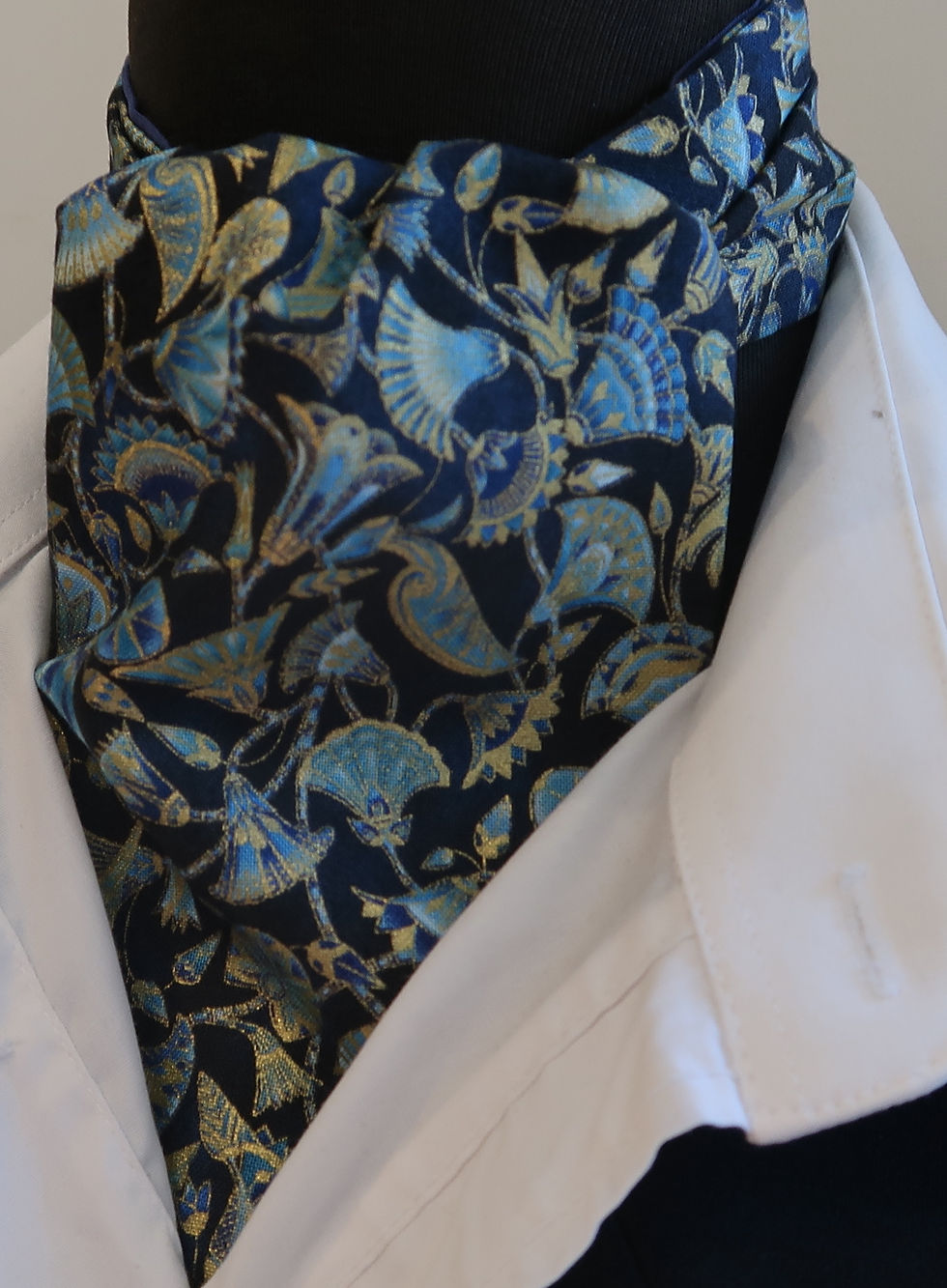 Thumbnail: Mens Navy Blue and Gold Treasures of Alexandria Cotton Ascot Cravat / Pocket Sq