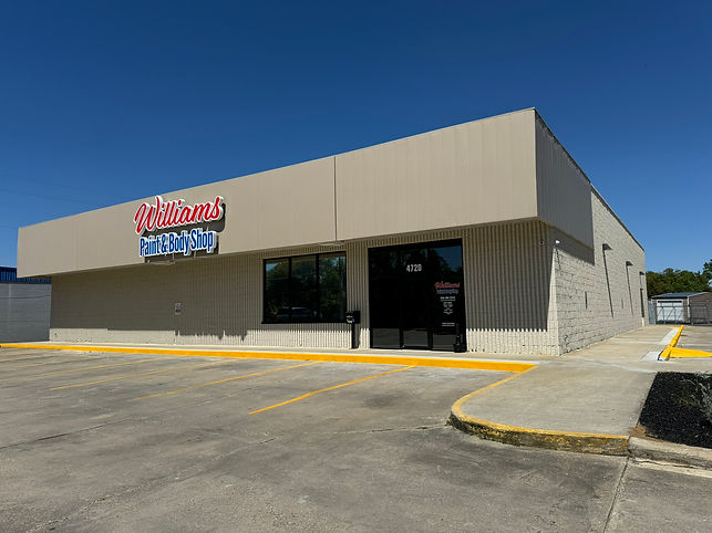 Front of Williams Paint and Body Shop