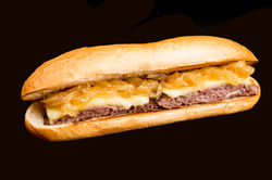 Hamburguesa amb ceba i formatge