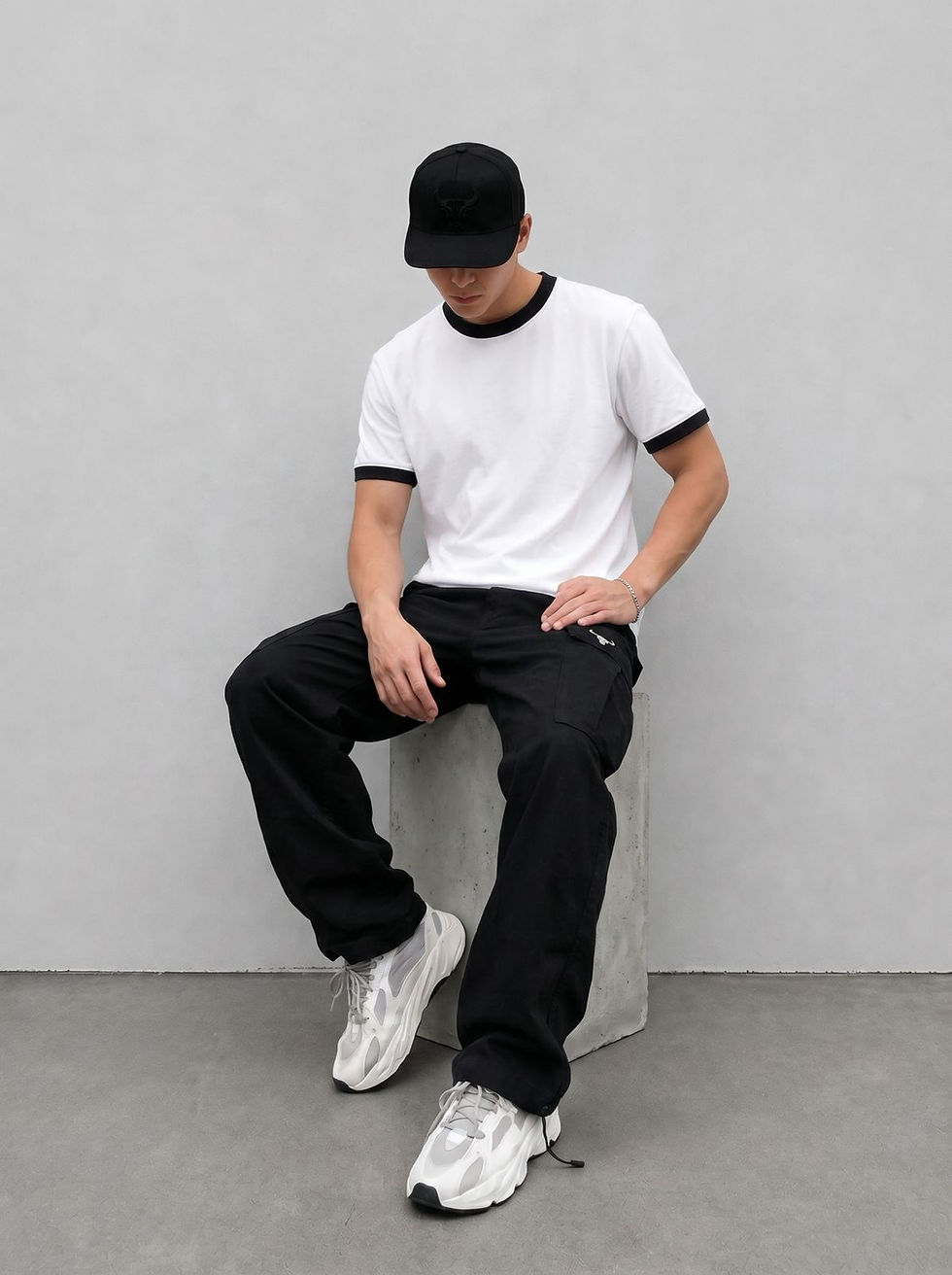 Thumbnail: Men's White Round Neck Ringer T-Shirt