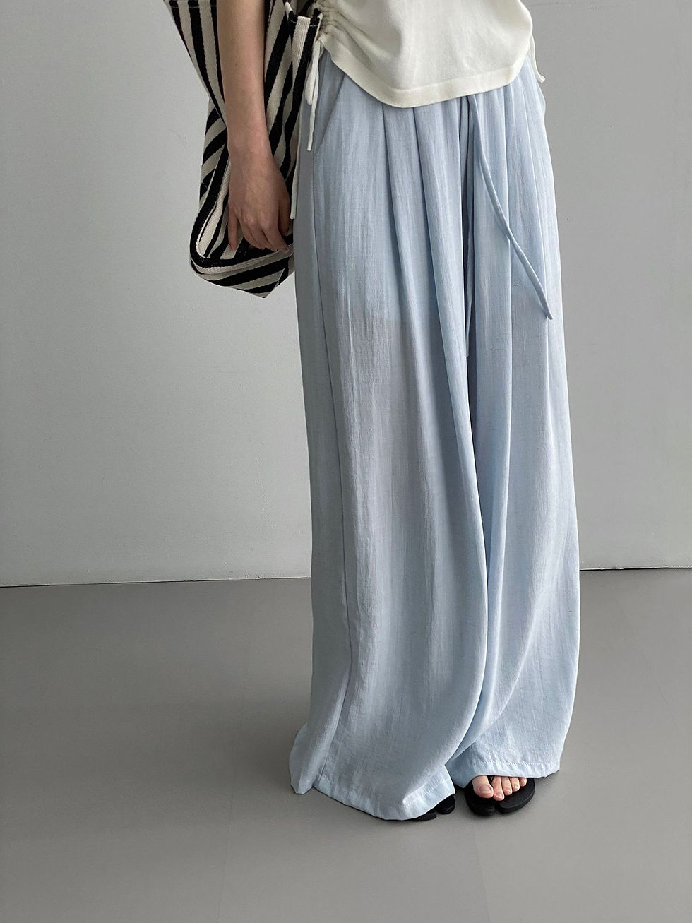 Thumbnail: Namo Korean Style Relaxed Comfortable Elastic Waist Wide-Leg Pants (2700)