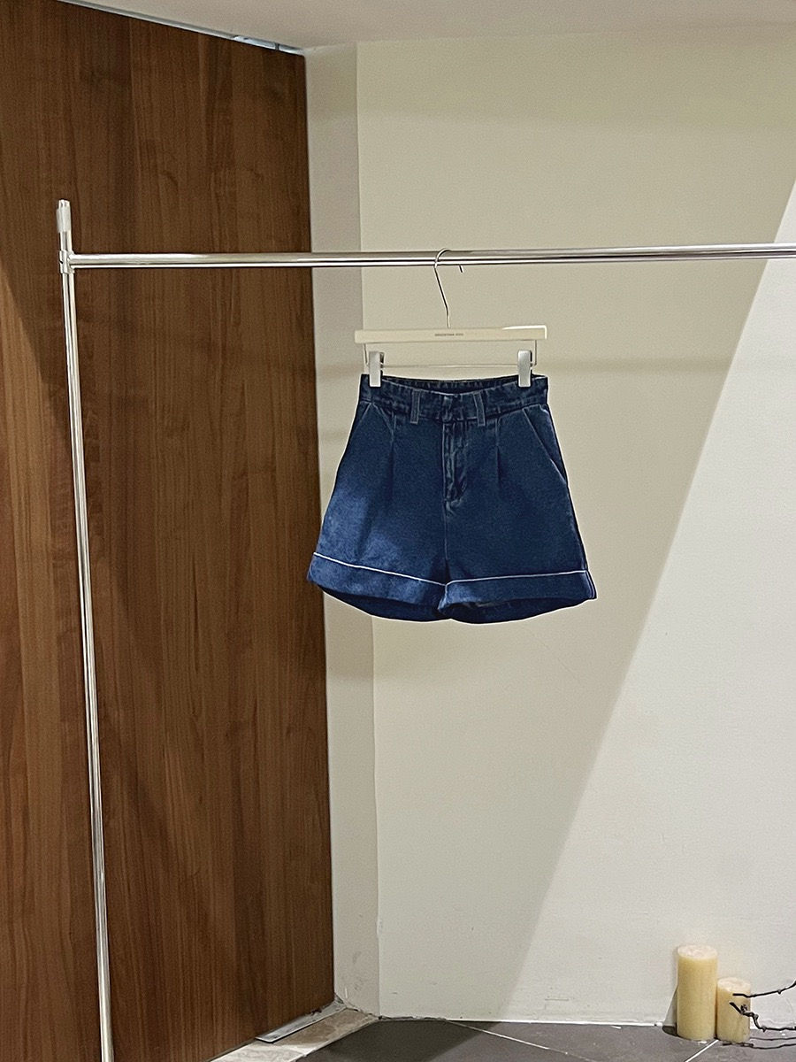 Thumbnail: Gracetina Hoo American Retro Straight Leg Cuffed Denim Shorts (NB9060)