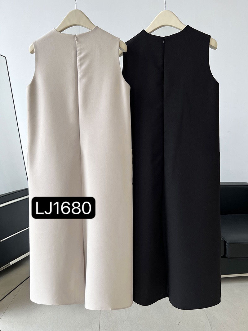 Thumbnail: Luxi Sleeveless straighten Dress