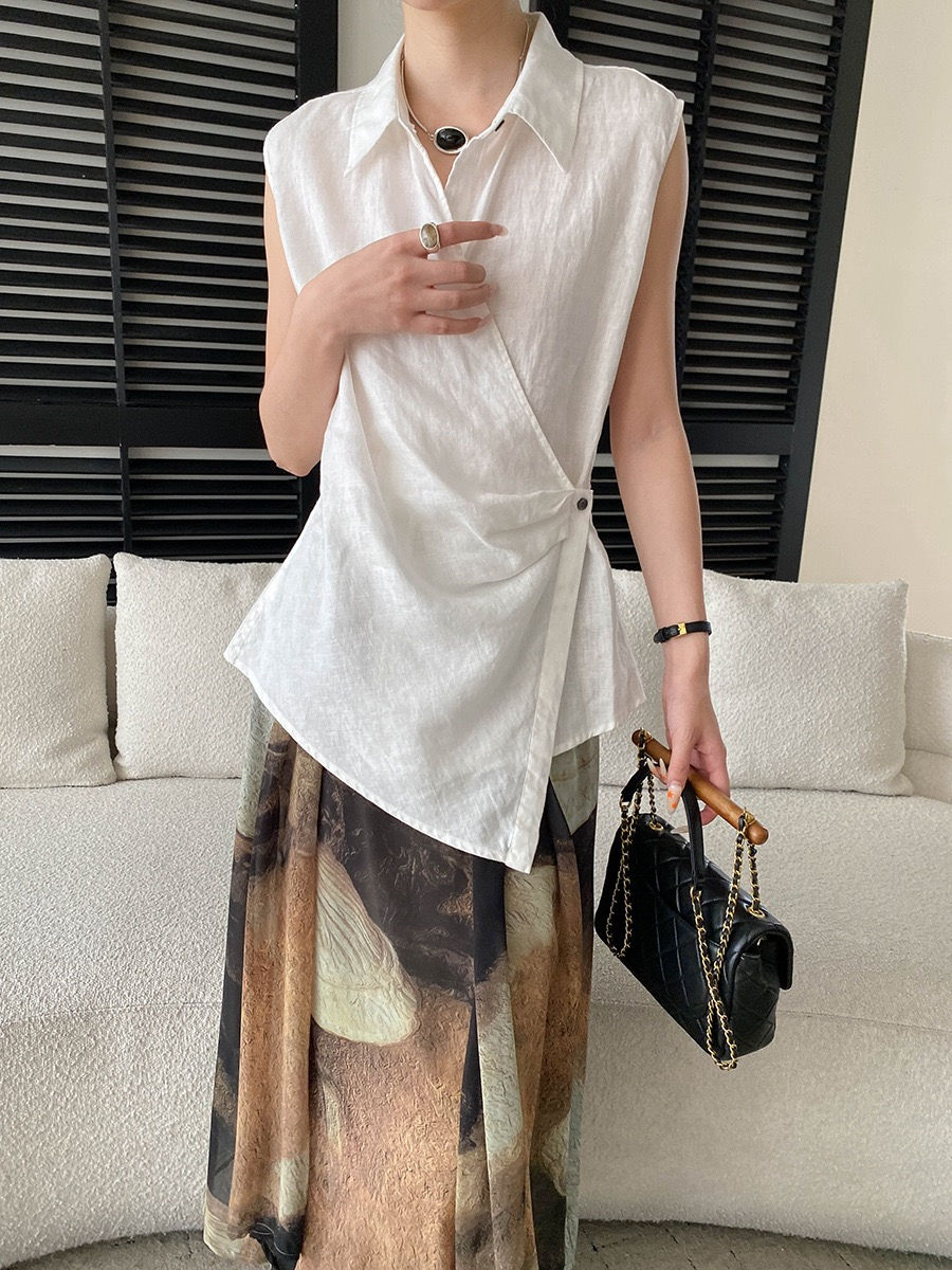 Thumbnail: Sinan Irregular Side-Button Design Sleeveless Shirt (SN9094)