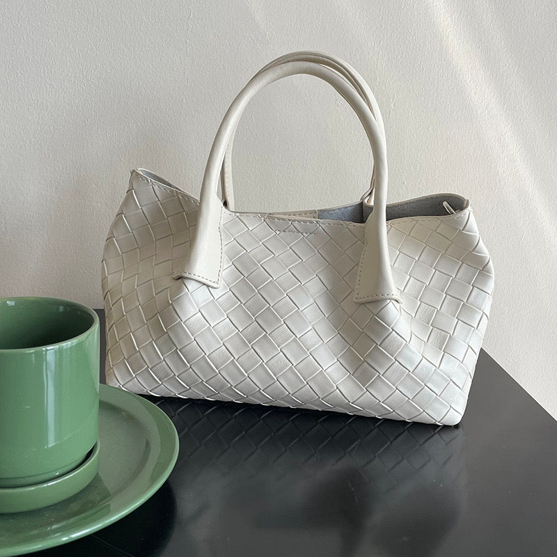 Thumbnail: Taochuan Hand-woven Basket Handbag and Crossbody Bag (LD1209)